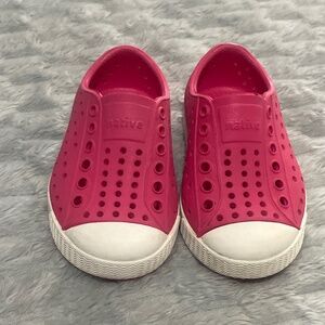 Little girl’s Pink Native shoes size C5